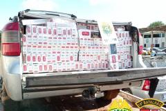 PM apreende 6,7 mil pacotes de cigarro, armas e até lancha no Oeste do estado