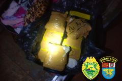 BPFron apreende drogas e carros utilizados para o contrabando em duas cidades de fronteira