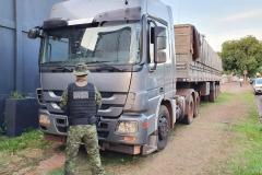 Caminhões roubado e com adulteração são apreendidos pelo BPFron em Umuarama (PR)