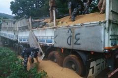 Carreta com mais de cinco toneladas de maconha é apreendida pela PM em Campo Bonito durante a Operação Sinergia