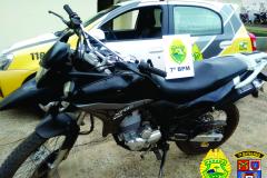 Moto roubada e crack são apreendidos pela PM no Noroeste do estado