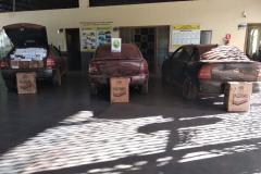 BPFron apreende quatro veículos carregados com quatro mil pacotes de cigarros contrabandeados em Guaíra (PR)