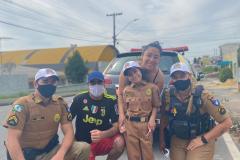 BPTran e AVM entregam fardinha e realizam sonho de fã da Polícia Militar em Araucária (PR)