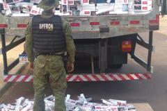 Suspeitos fogem ao verem viatura do BPFron e abandonam 724 caixas de cigarros em Entre Rios do Oeste