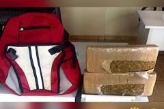 Caminhonete adaptada para contrabando e maconha são apreendidas pela Polícia Rodoviária, em ações distintas, no interior do estado