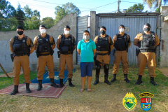 Em Colombo, na RMC, policiais militares fazem surpresa em aniversário de menino fã da PM