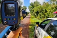 Durante fiscalização do BPRv no litoral, radar móvel flagra carro a 213km/h na rodovia Alexandra-Matinhos