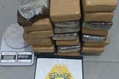 Em Contenda (PR), PM apreende 21 quilos de maconha e uma espingarda em situações distintas
