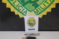 BOPE apreende arma de fogo e encaminha homem por envolvimento em roubo em Curitiba, na capital do estado