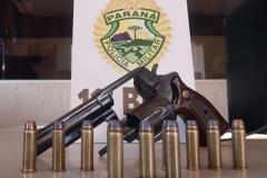 No Noroeste do estado, PM apreende arma de fogo e munições em acampamento rural