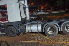 Um caminhão roubado foi recuperado após acionamento da Central de Operações da PM, em Cascavel (PR)