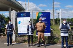 Ação da Polícia rodoviária e SEST/SENAT distribui kits de informação e proteção contra a COVID-19 em Santo Antônio da Platina (PR)