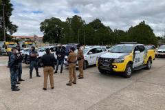Ação Integrada de Fiscalização Urbana fecha seis estabelecimentos comerciais e apreende máquinas caça-níquel e caixas de cigarros em Curitiba