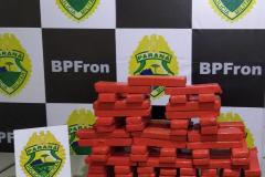 Abordagem do BPFron em Guaíra (PR) termina com apreensão de 55,1 quilos de maconha