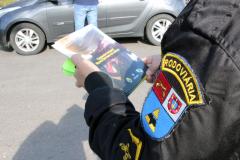 BPRv orienta motoristas sobre educação no trânsito durante blitz educativa na PR 415, em Pinhais (PR)