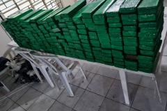 Carga de maconha escondida dentro de geladeiras é apreendida pela PM em Campina Grande do Sul, na RMC