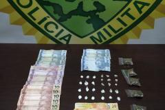 Homem envolvido com tráfico de drogas é encaminhado pela PM em Fazenda Rio Grande, na RMC