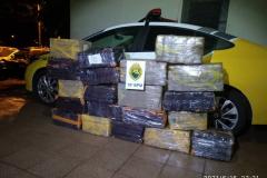 Adolescente é flagrado pela PM transportando mais de 300 quilos de maconha em Guaíra (PR)