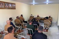Efetivo da sede do 18º Batalhão conversa com o Comandante-Geral em Cornélio Procópio
