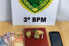 No Sudoeste, PM encaminha cinco pessoas e apreende 89 pedras de crack em situações distintas