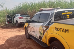 Policiais rodoviários apreendem veículo preparado para transporte de ilícitos e rádio comunicador em Santo Inácio, no Noroeste do estado