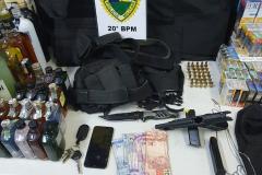 PM prende casal envolvido em roubos a postos de combustíveis e farmácias da Capital; arma de uso restrito foi apreendida