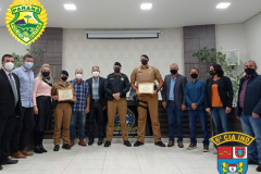 Policiais militares que evitaram suicídio recebem Moção de Aplausos na Câmara Municipal de Ivaiporã