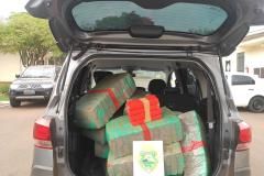Carro carregado com 234 quilos de maconha é apreendido pela PM no Oeste do estado 