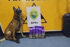 BPRv apreende mais de 20 quilos de maconha e recupera um carro furtado durante fiscalizações no interior do Paraná 