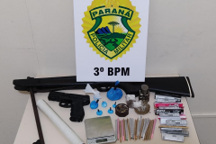 No Sudoeste do estado, PM prende três homens e apreende diversas porções de drogas e armas de fogo