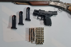 Veículos com produtos contrabandeados e armas de fogo são abordados pelo BPRv no Interior do estado