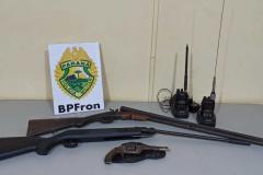 No Oeste do estado, policiais militares da fronteira apreendem 23 quilos de maconha, cigarros contrabandeados e três armas de fogo durante a Operação Hórus