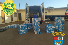 Em Jardim Alegre (PR), Polícia Militar apreende mais de 23 mil maços de cigarros contrabandeados e encaminha suspeito por contrabando