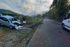Após acidente na estrada da Codonga, BPMOA faz transporte de vítima até Paranaguá 
