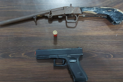 Policiais militares prendem pessoas e apreendem arma e droga em ocorrências distintas, em Fazenda Rio Grande, na RMC
