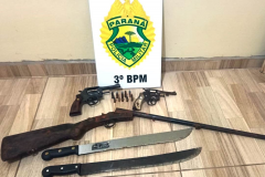 PM apreende quatro armas de fogo após denúncias de violência doméstica em Sudoeste do estado