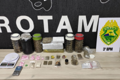 Em ações distintas, PM apreende drogas sintéticas, maconha e recupera veículo roubado em Pato Branco (PR)