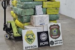 Polícia Militar do Paraná apreende quase uma tonelada de maconha em São Miguel do Iguaçu