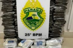 Polícia Militar do Paraná apreende mais de 22 quilos de haxixe em posto de combustível de Umuarama