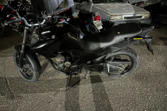 Motocicleta com placa adulterada é apreendida durante operação no bairro Hauer, em Curitiba