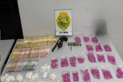 PMPR prende homem e apreende arma e quase 900 porções de cocaína na CIC, em Curitiba