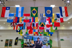 O evento reúne mais de 100 delegações, representando 23 países e 23 estados brasileiros