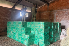 PMPR e PF prendem sete homens e apreendem 20 mil pacotes de cigarros contrabandeados no Noroeste