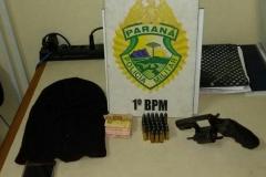 Adolescente armado é encaminhado pela PM à delegacia em Ponta Grossa (PR)
