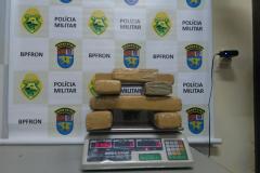 BPFron apreende tabletes de maconha e encaminha um homem em Guaíra