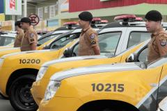 PM recupera carga roubada e apreende armas na Capital do estado; trio é levado à delegacia