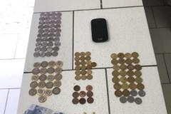 Ação da PM desarticula tráfico de drogas em Guaratuba e três são encaminhados; mais de 100 pedras de crack são apreendidas