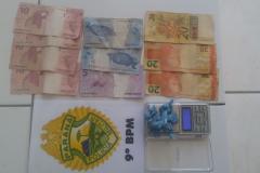 Em Antonina, militares estaduais abordam homem e apreendem dinheiro e maconha

