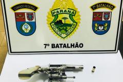 PM apreende arma de fogo em hotel de Cruzeiro do Oeste; rapaz é encaminhado


