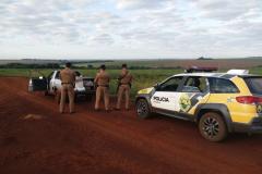Polícia Militar apreende veículo, sacos de inseticidas e caixas de cigarros contrabandeados no Oeste do PR

